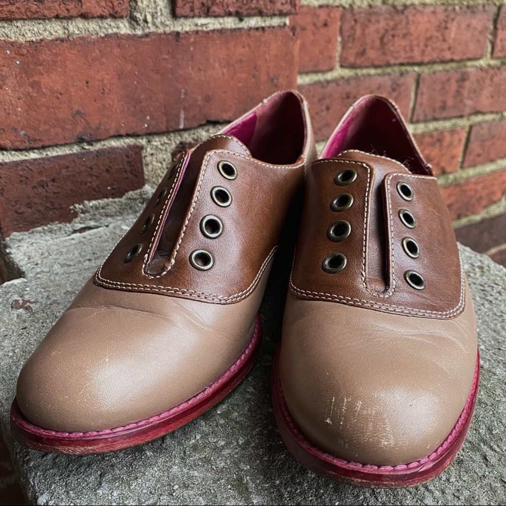 Rare Cole Haan Slip On Leather Two-Toned Saddle Shoe w Magenta Soles